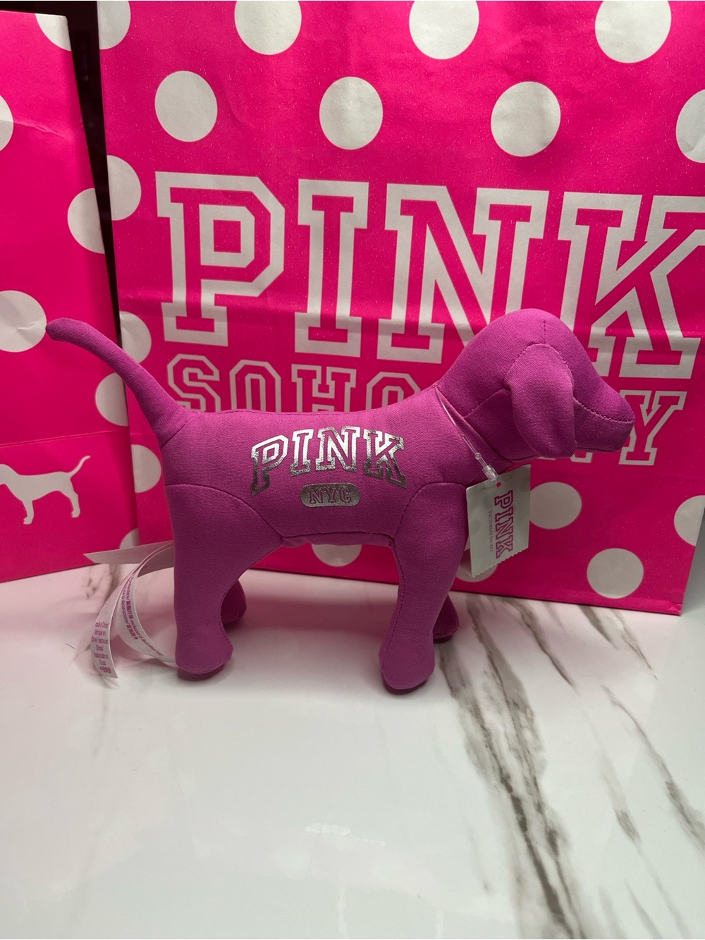 NWT VS PINK SOHO EXCLUSIVE PINK NYC PUP